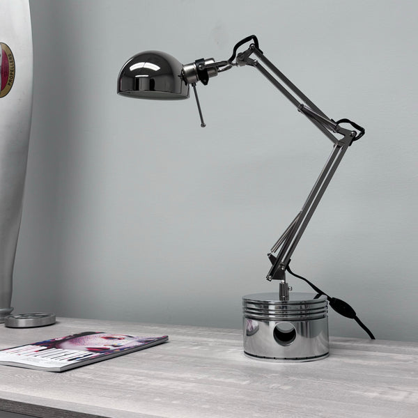 1940's Pratt & Whitney WWII R-2800 Corsair F4U Corsair Airplane Polished Chrome Radial Engine Piston Desk Task Lamp