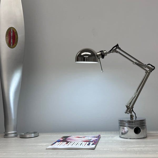 1940's Pratt & Whitney WWII R-2800 Corsair F4U Corsair Airplane Polished Chrome Radial Engine Piston Desk Task Lamp