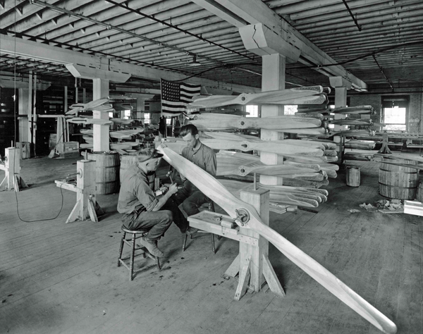 126” WWI Handley Page 0/400 Bomber “Bloody Paralyzer” Wooden Airplane Propeller
