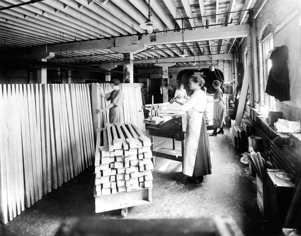 126” WWI Handley Page 0/400 Bomber “Bloody Paralyzer” Wooden Airplane Propeller